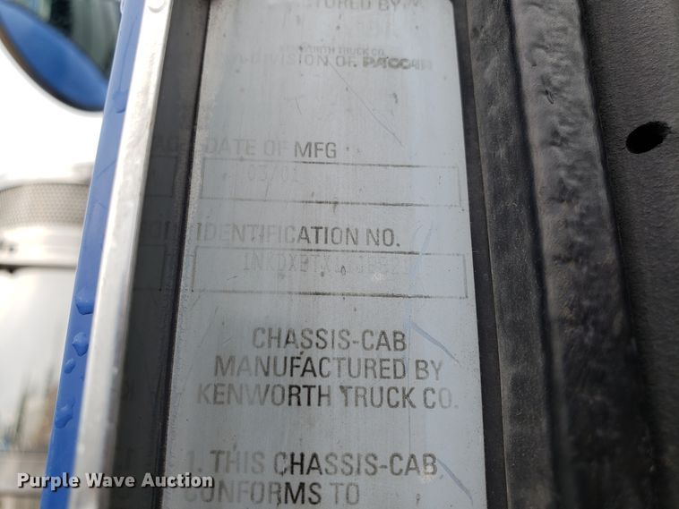 image for item DG8754 2001 Kenworth T800 dump truck