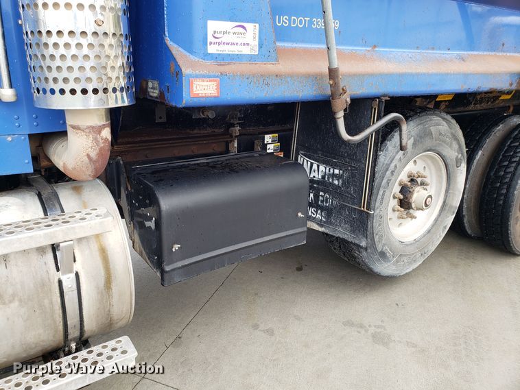 image for item DG8754 2001 Kenworth T800 dump truck