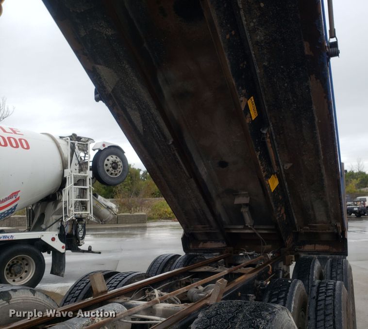 image for item DG8754 2001 Kenworth T800 dump truck