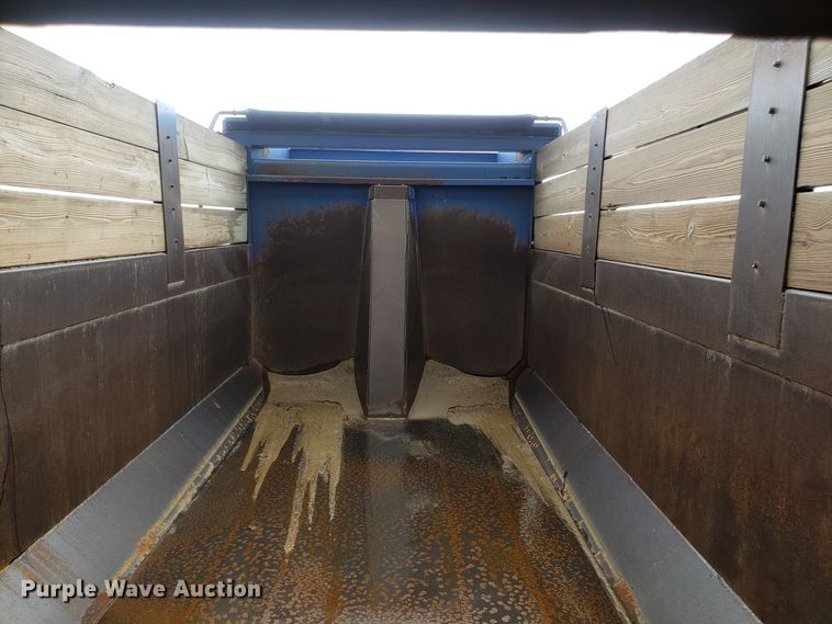 image for item DG8754 2001 Kenworth T800 dump truck