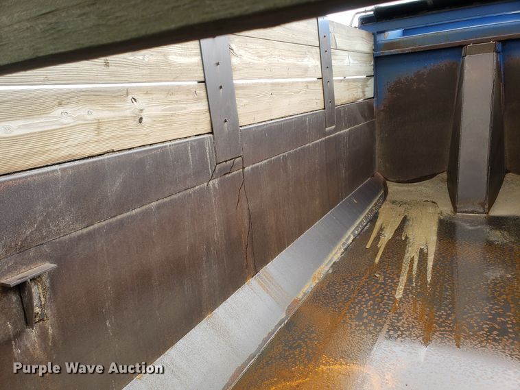 image for item DG8754 2001 Kenworth T800 dump truck