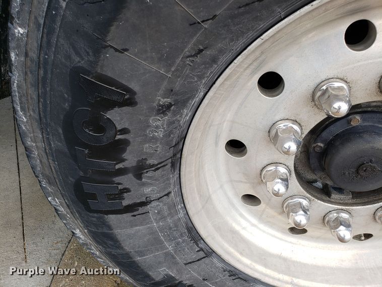 image for item DG8754 2001 Kenworth T800 dump truck