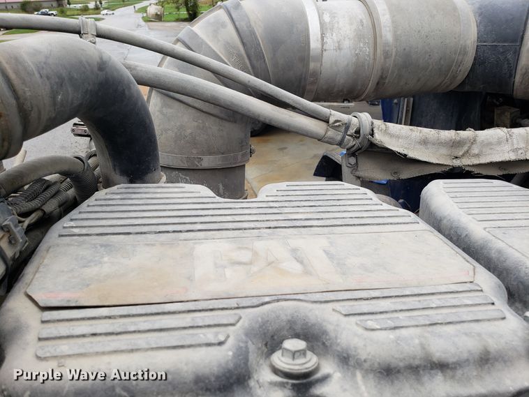 image for item DG8754 2001 Kenworth T800 dump truck