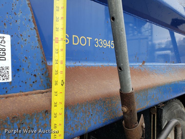 image for item DG8754 2001 Kenworth T800 dump truck