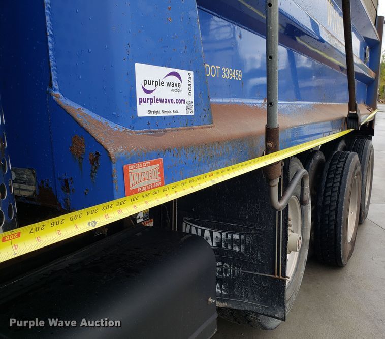 image for item DG8754 2001 Kenworth T800 dump truck