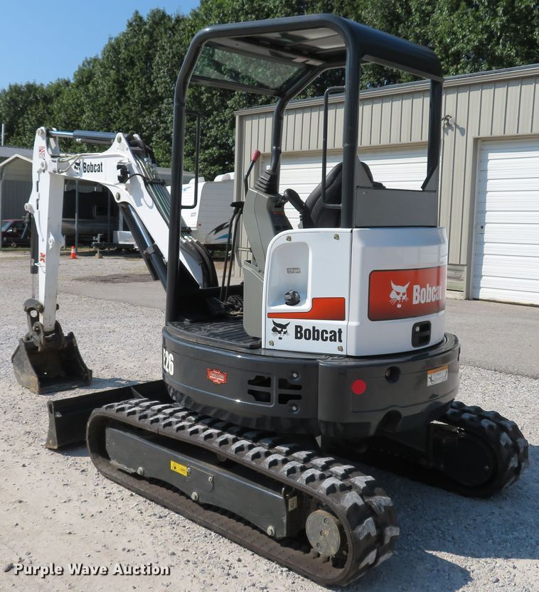image for item DH1578 2016 Bobcat E26 mini excavator
