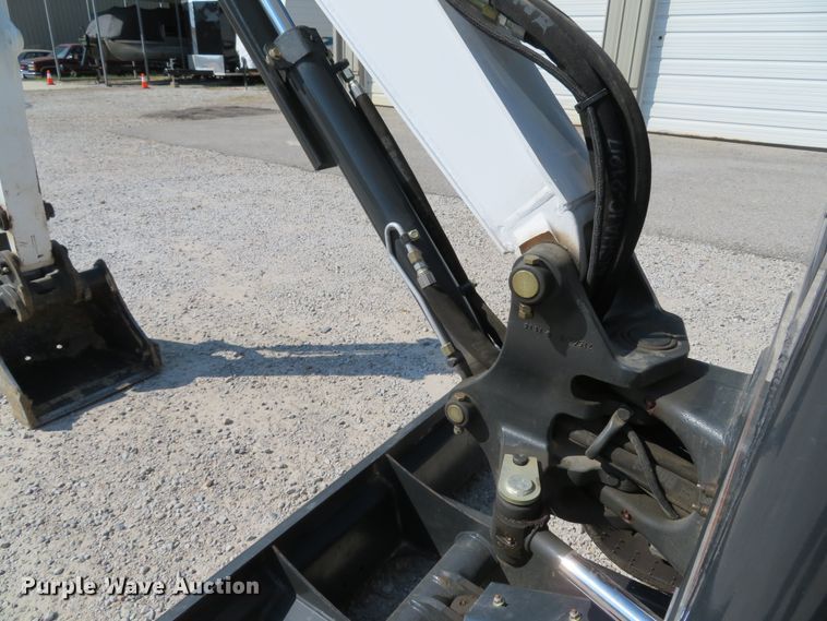 image for item DH1578 2016 Bobcat E26 mini excavator
