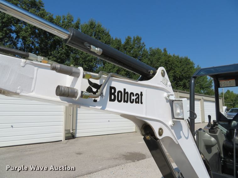 image for item DH1578 2016 Bobcat E26 mini excavator