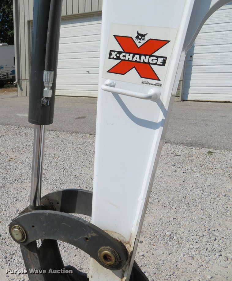 image for item DH1578 2016 Bobcat E26 mini excavator