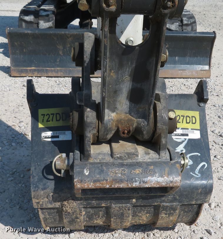 image for item DH1578 2016 Bobcat E26 mini excavator