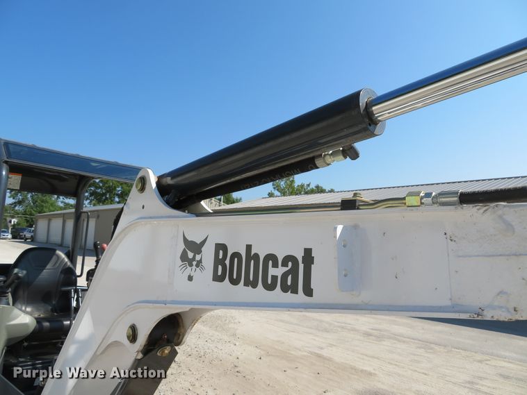 image for item DH1578 2016 Bobcat E26 mini excavator