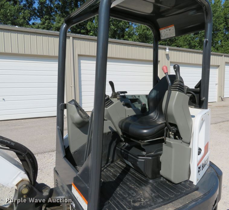 image for item DH1578 2016 Bobcat E26 mini excavator