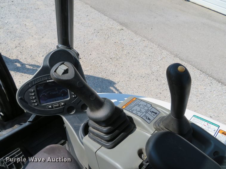 image for item DH1578 2016 Bobcat E26 mini excavator