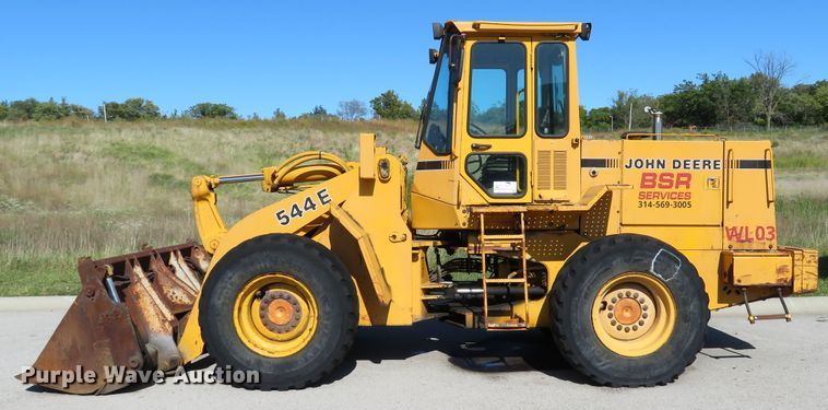 image for item DH1613 1991 John Deere 544E wheel loader
