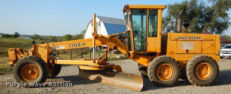 image for item DH2597 1989 John Deere 770BH motor grader