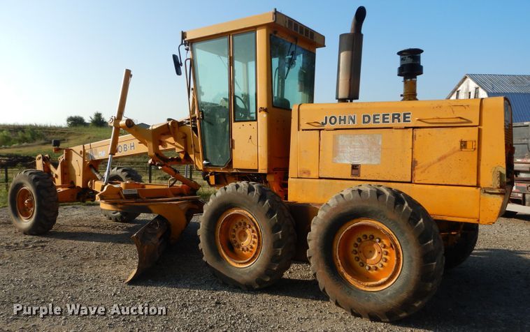 image for item DH2597 1989 John Deere 770BH motor grader