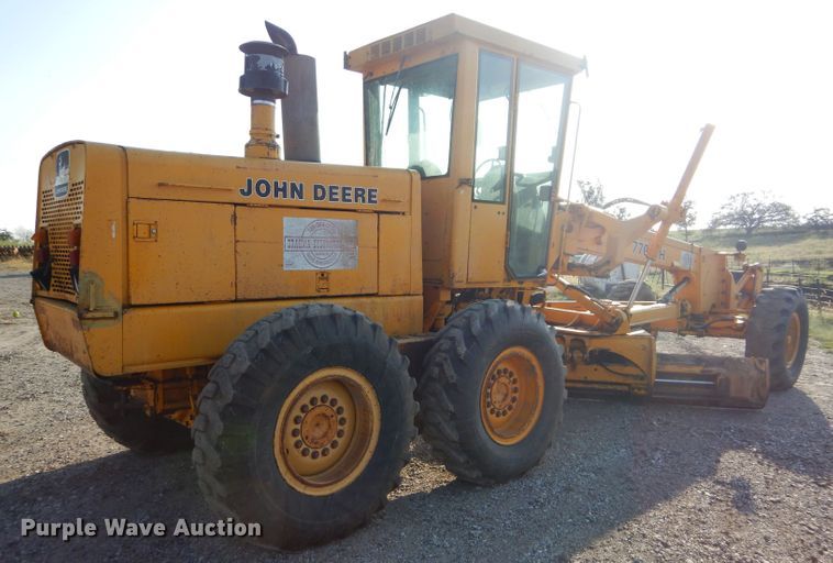 image for item DH2597 1989 John Deere 770BH motor grader