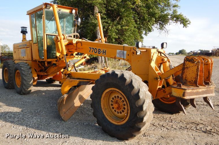 image for item DH2597 1989 John Deere 770BH motor grader