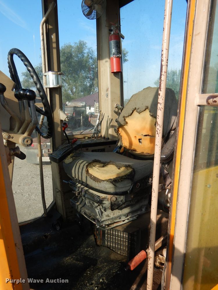 image for item DH2597 1989 John Deere 770BH motor grader