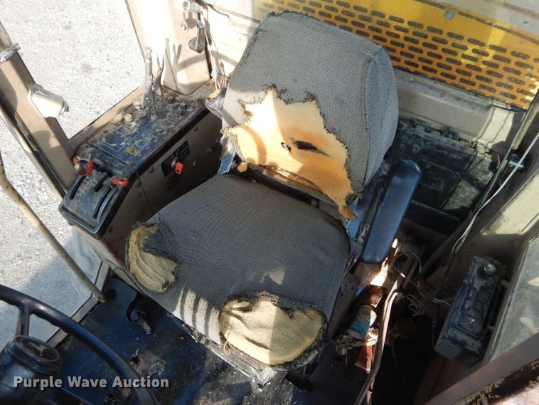 image for item DH2597 1989 John Deere 770BH motor grader