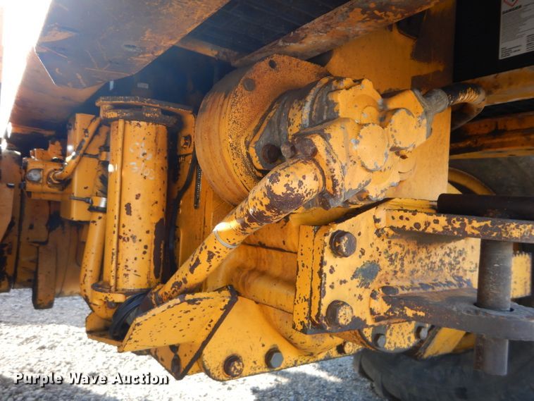 image for item DH2597 1989 John Deere 770BH motor grader