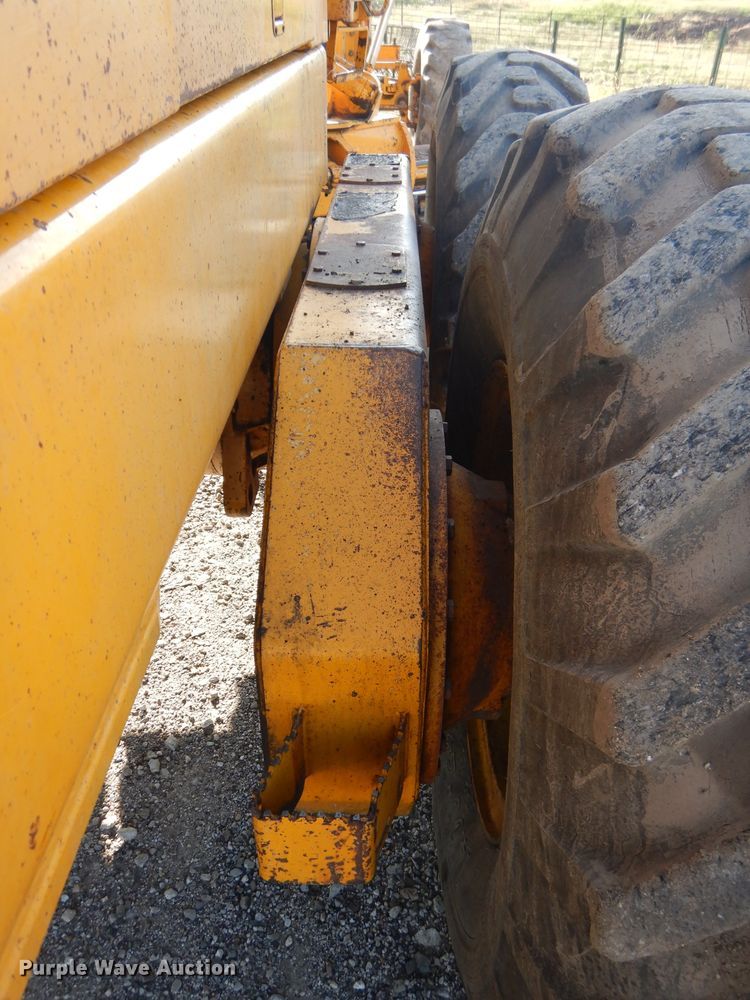 image for item DH2597 1989 John Deere 770BH motor grader