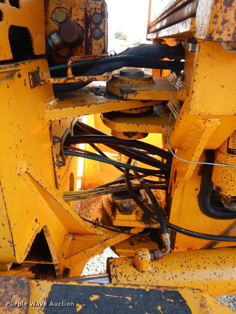 image for item DH2597 1989 John Deere 770BH motor grader