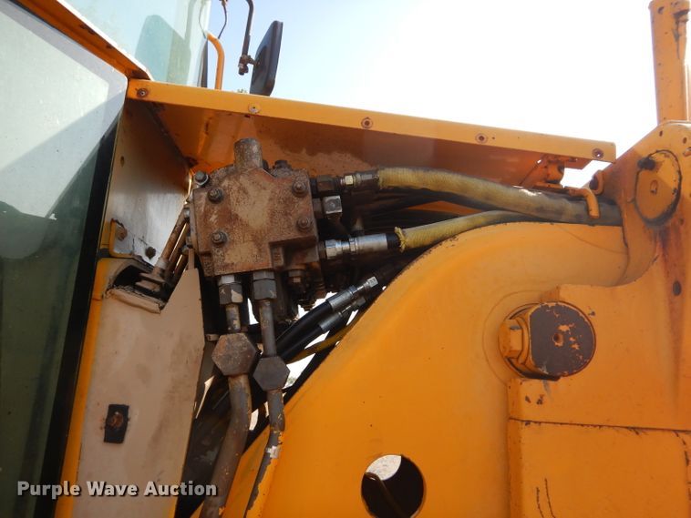 image for item DH2597 1989 John Deere 770BH motor grader