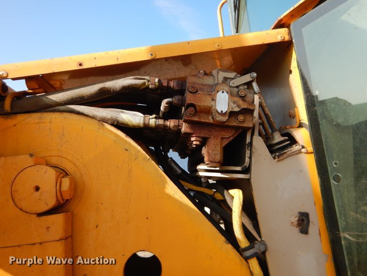 image for item DH2597 1989 John Deere 770BH motor grader