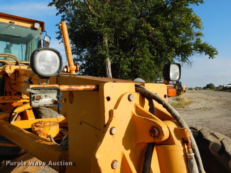 image for item DH2597 1989 John Deere 770BH motor grader