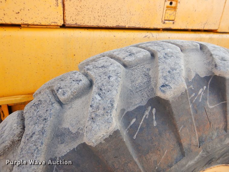 image for item DH2597 1989 John Deere 770BH motor grader