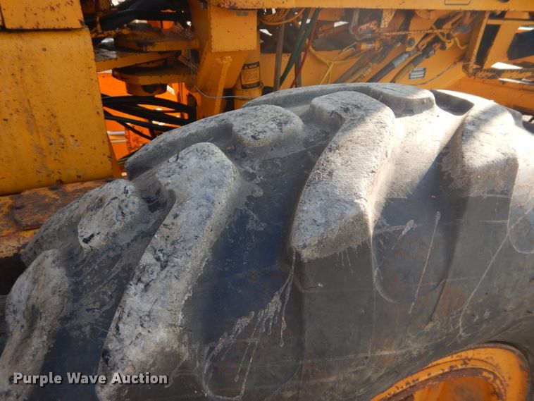 image for item DH2597 1989 John Deere 770BH motor grader