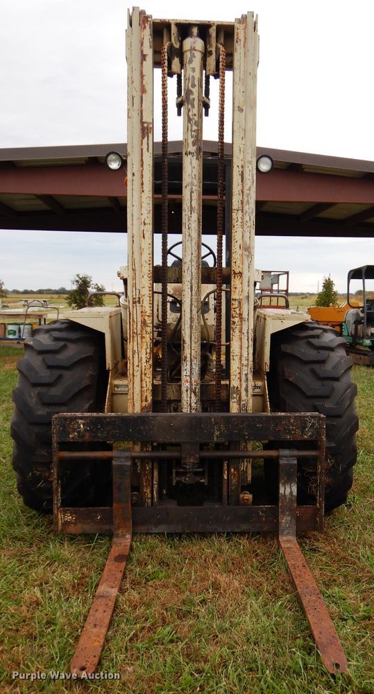 image for item DH2608 1991 Ingersoll Rand RT706F forklift