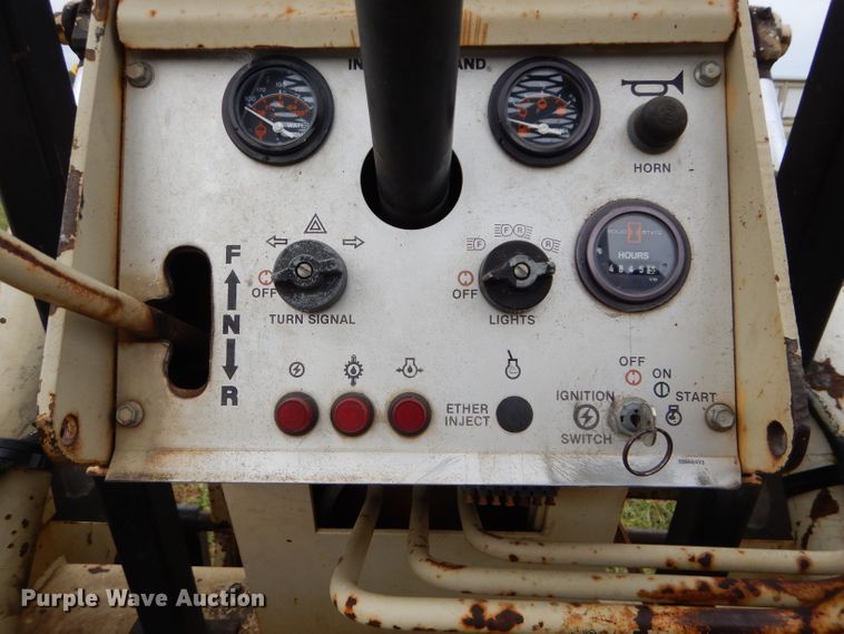 image for item DH2608 1991 Ingersoll Rand RT706F forklift