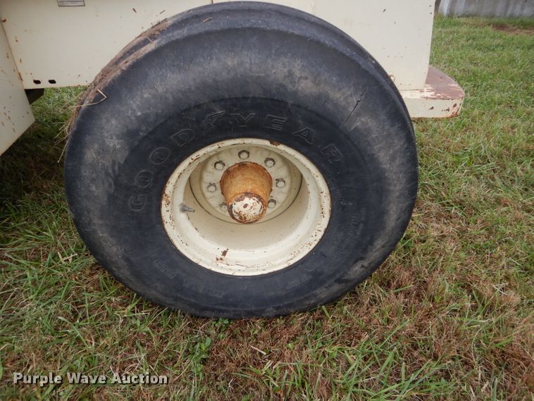 image for item DH2608 1991 Ingersoll Rand RT706F forklift