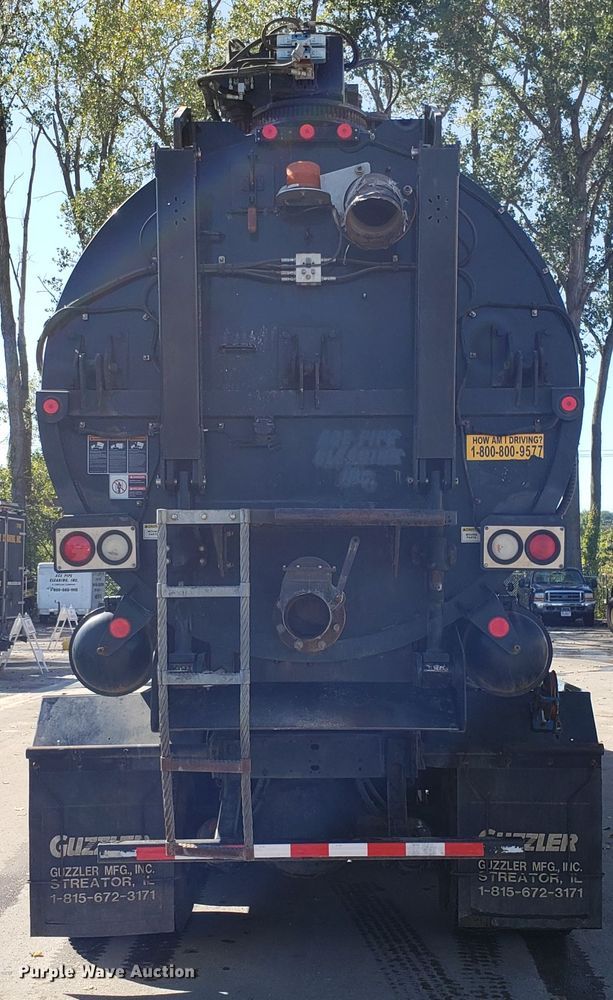 image for item DH2864 2008 Sterling L-Line vacuum truck