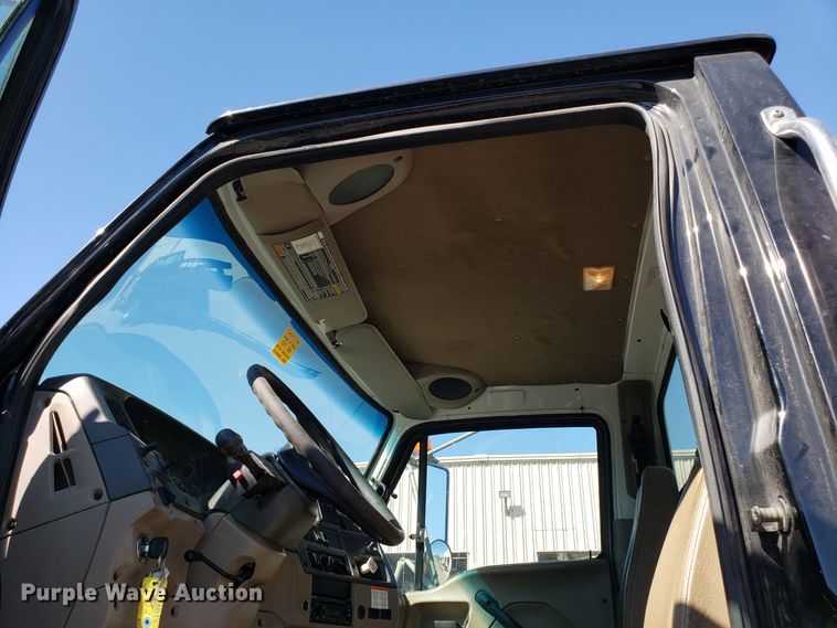 image for item DH2864 2008 Sterling L-Line vacuum truck