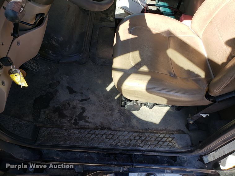 image for item DH2864 2008 Sterling L-Line vacuum truck