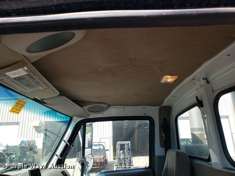 image for item DH2864 2008 Sterling L-Line vacuum truck