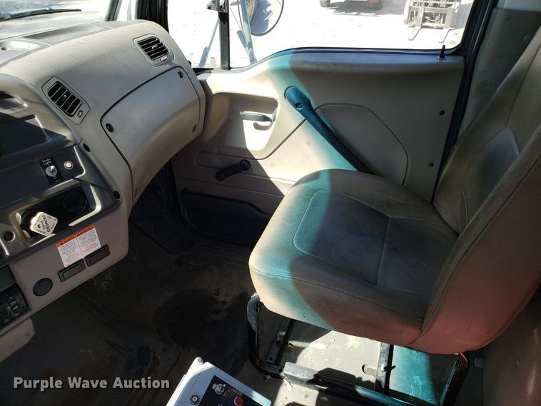 image for item DH2864 2008 Sterling L-Line vacuum truck