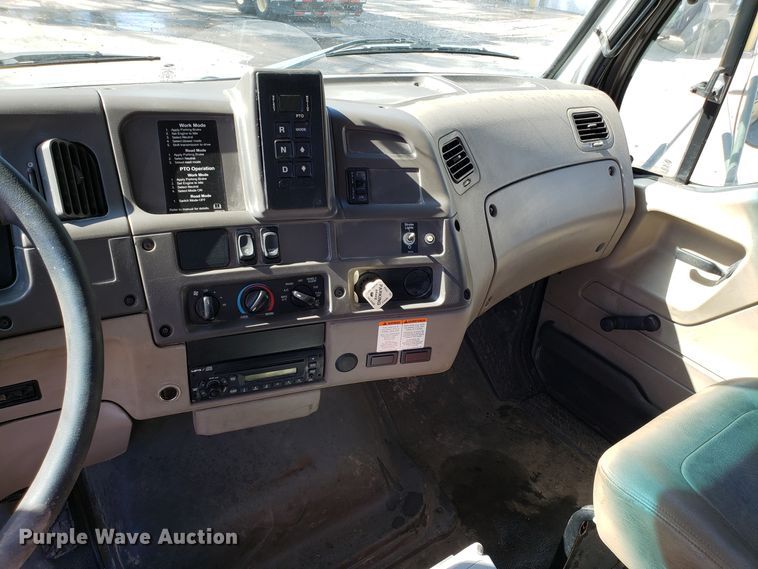 image for item DH2864 2008 Sterling L-Line vacuum truck