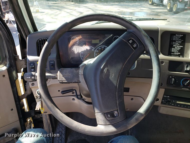 image for item DH2864 2008 Sterling L-Line vacuum truck