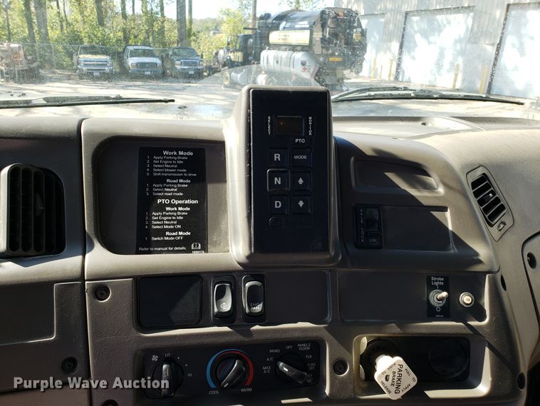 image for item DH2864 2008 Sterling L-Line vacuum truck