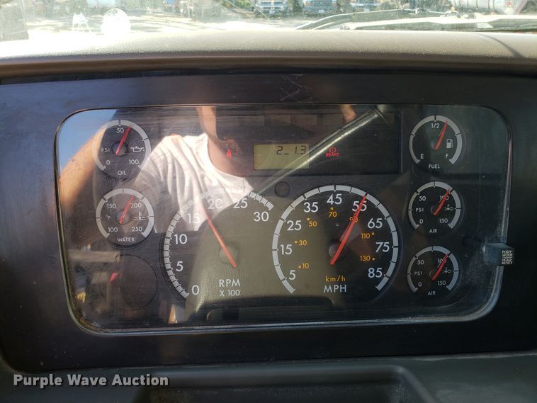 image for item DH2864 2008 Sterling L-Line vacuum truck