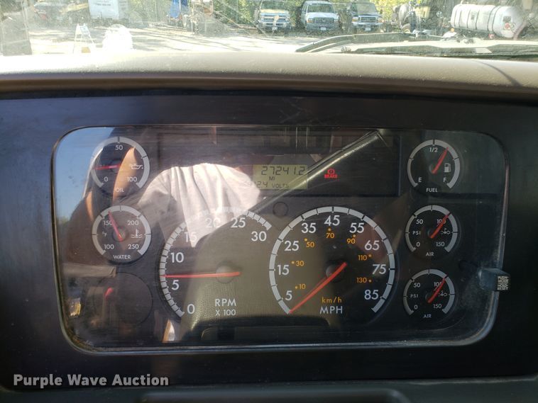 image for item DH2864 2008 Sterling L-Line vacuum truck