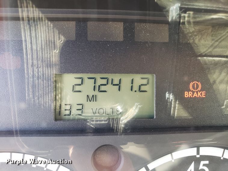 image for item DH2864 2008 Sterling L-Line vacuum truck