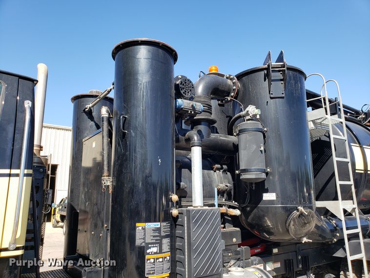 image for item DH2864 2008 Sterling L-Line vacuum truck