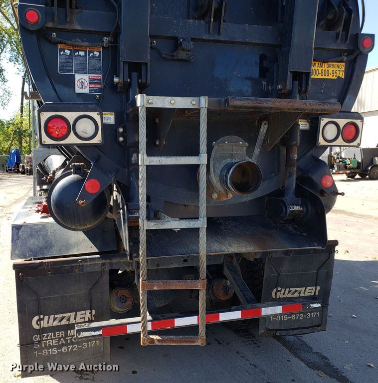 image for item DH2864 2008 Sterling L-Line vacuum truck