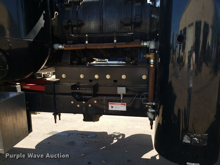 image for item DH2864 2008 Sterling L-Line vacuum truck