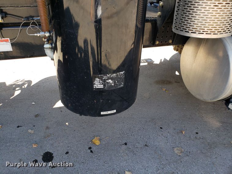 image for item DH2864 2008 Sterling L-Line vacuum truck